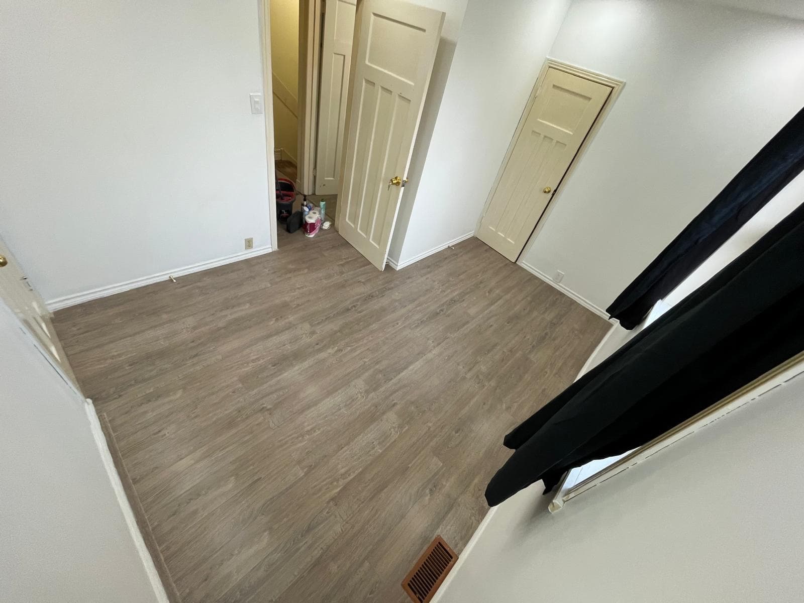 Interior Painting & Flooring Refresh thumbnail 2